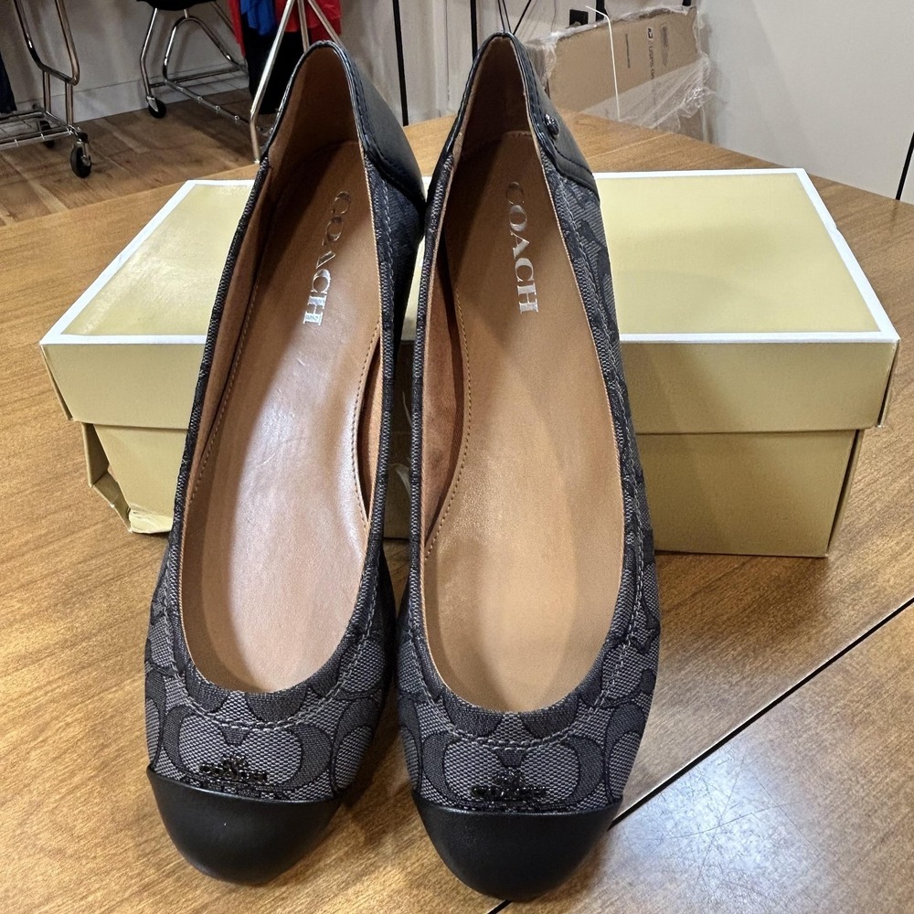 Coach Chelsea Shoes Womens Size 9.5 Black Logo Ballet Flats Round Toe Jacquard